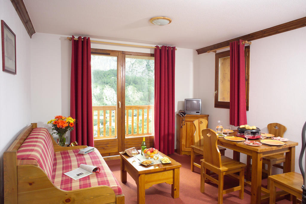 Residence Odalys Le Hameau Et Les Chalets De La Vallee D'Or Valloire Quarto foto